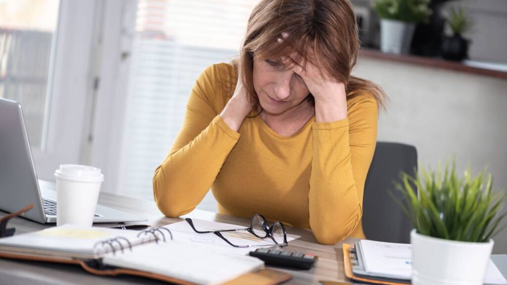 Cansaço extremo e dificuldade de concentração? Saiba o que dizem os especialistas