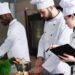 Esses truques de cozinha usam objetos comuns para facilitar o preparo e resolver problemas