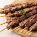 Churrasco com espetinhos: a comida do verão