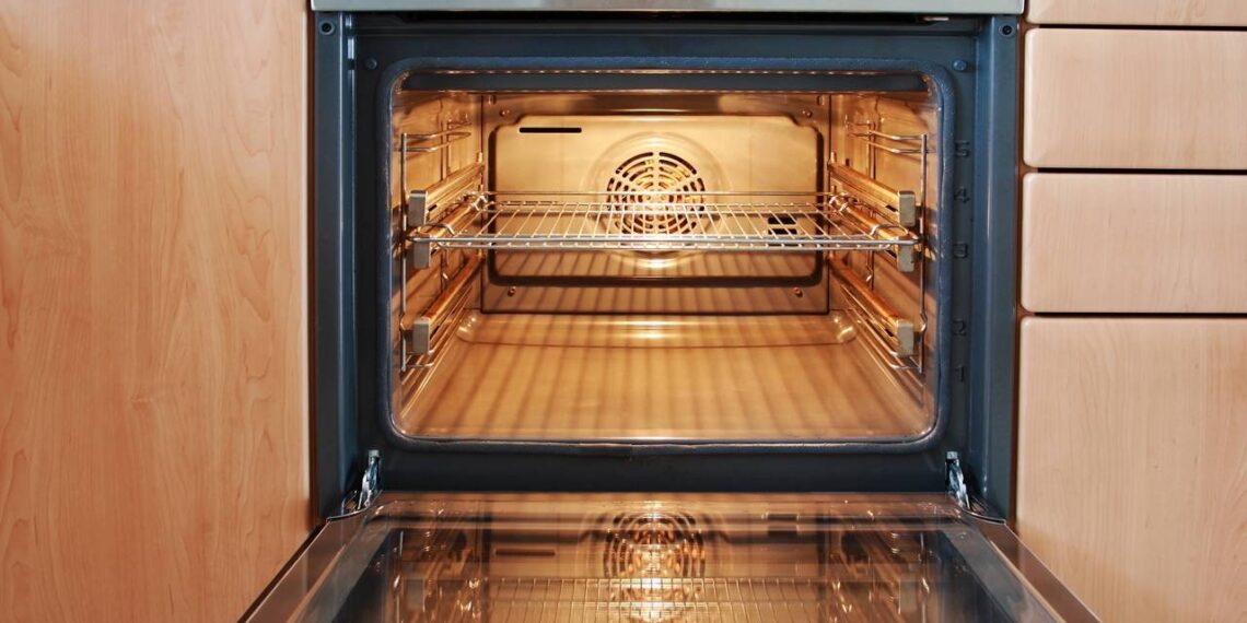 3 funções escondidas do forno que facilitam sua vida na cozinha sem você saber
