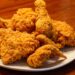Truque para fazer frango frito muito crocante e suculento