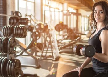 5 exercícios essenciais para pessoas que estão iniciando na academia