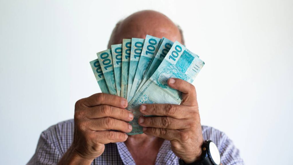 Idosos acima de 65 anos recebem novo comunicado importante