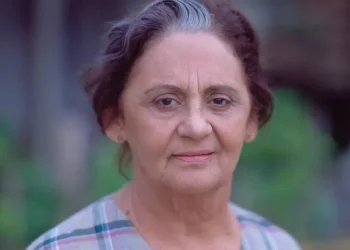 Laura Cardoso prefere uma vida mais tranquila, mas não se esquece da arte