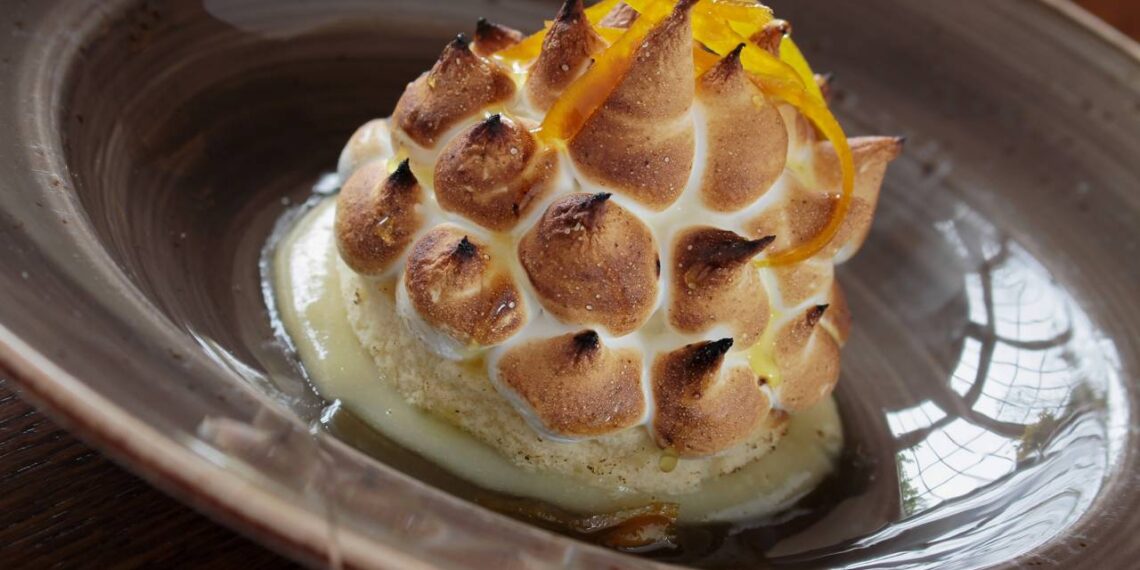 Aprenda a fazer um cremoso merengue para sua família passo a passo