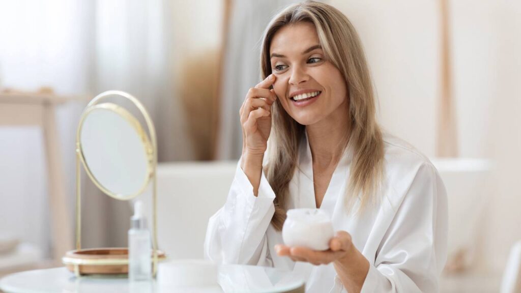 Como reduzir o inchaço dos olhos em casa com técnicas simples