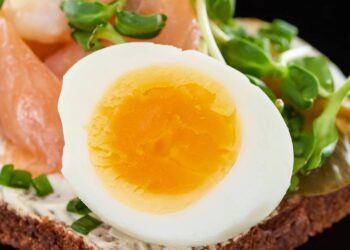 Como fazer o ovo cozido perfeito em 6 minutos, com truque do MasterChef