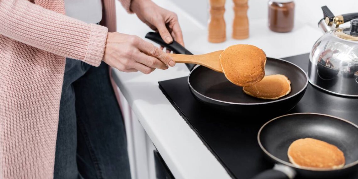 Essa panqueca de banana leva só 3 ingredientes e fica irresistível