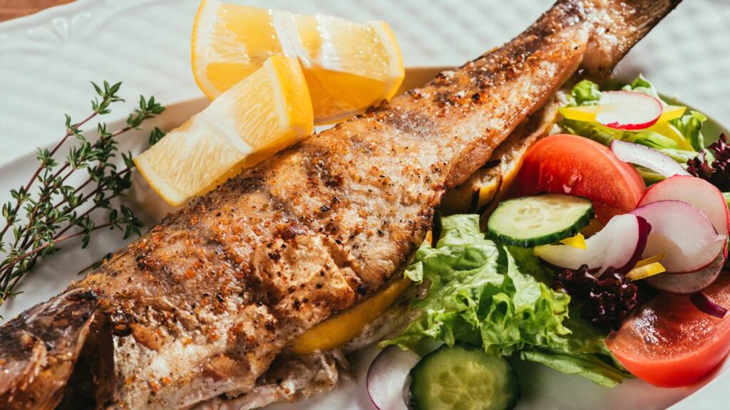 Nem fritadeira, nem airfryer: peixe frito delicioso, econômico e saudável