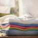 Nem sabão líquido, nem amaciante: este ingrediente deixa as roupas cheirosas e macias