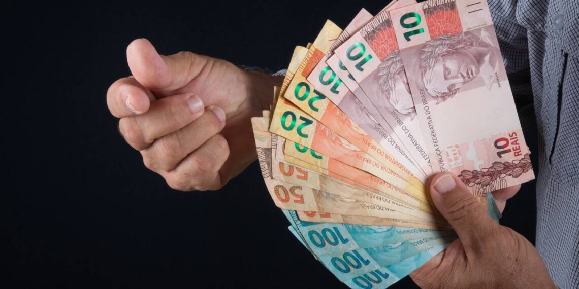 Se você recebe até dois salários mínimos por mês, precisa ler isso