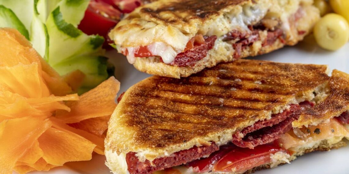 Aprenda a fazer um lanche no micro-ondas, perfeito para café ou lanche da tarde