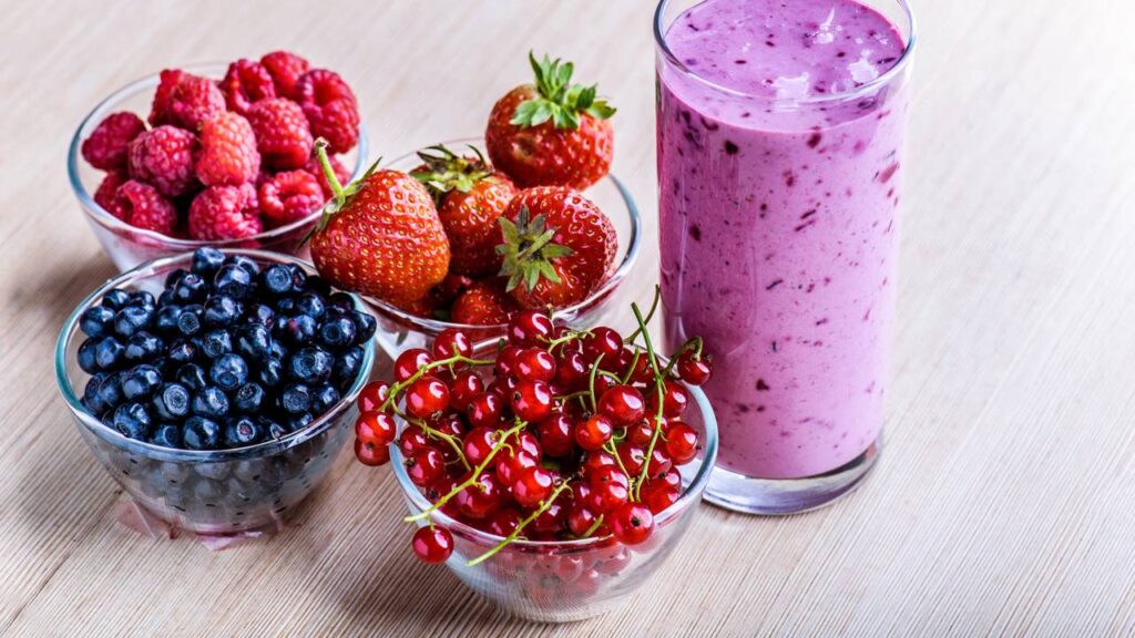 3 bebidas deliciosas e refrescantes para você preparar no verão