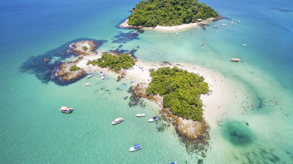 O Caribe brasileiro com 365 ilhas e mais de 2 mil praias de águas cristalinas reconhecido no mundo inteiro
