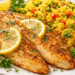 Jantar saudável pronto em 25 minutos, arroz amarelo e tilápia suculenta sem complicação