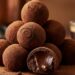 Aprenda a fazer trufinha de chocolate com apenas 2 ingredientes