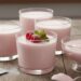 Gelatina cremosa com 2 ingredientes que fica pronta em minutos, sem usar o liquidificador e evitando grandes bagunças na cozinha