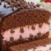 Este bolo gelado de morango com chocolate vai ser sua sobremesa de verão favorita