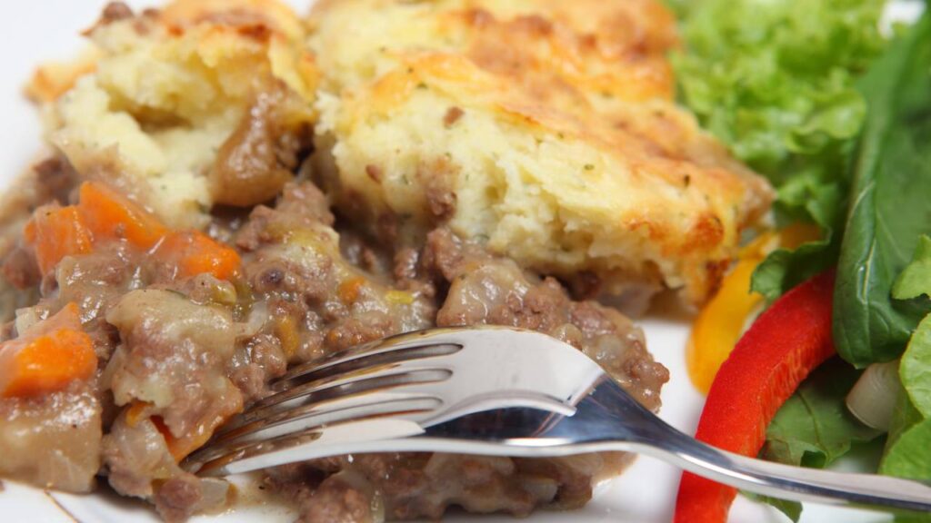 Receita de escondidinho de carne moída cremoso e pronto em 13 minutos