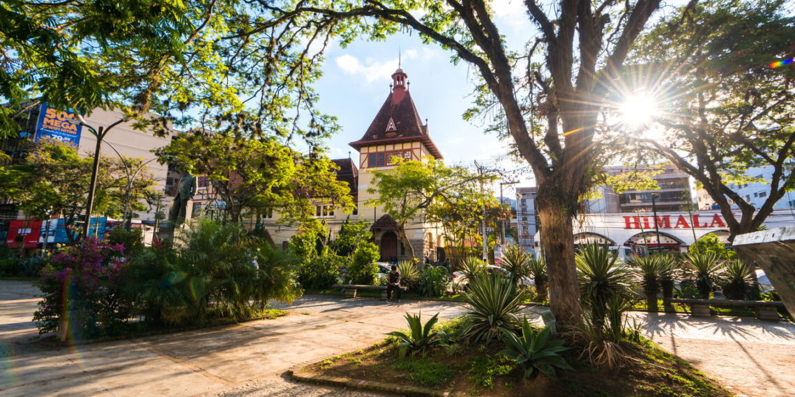 A única cidade brasileira fundada por imigrantes suíços e a 846 metros de altitude na serra fluminense