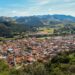 A cidade com 11 mil habitantes oferece muita paz e tranquilidade em montanhas inesquecíveis
