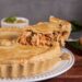 Faça uma cremosa e rápida torta de frango com catupiry para impressionar em almoços de família