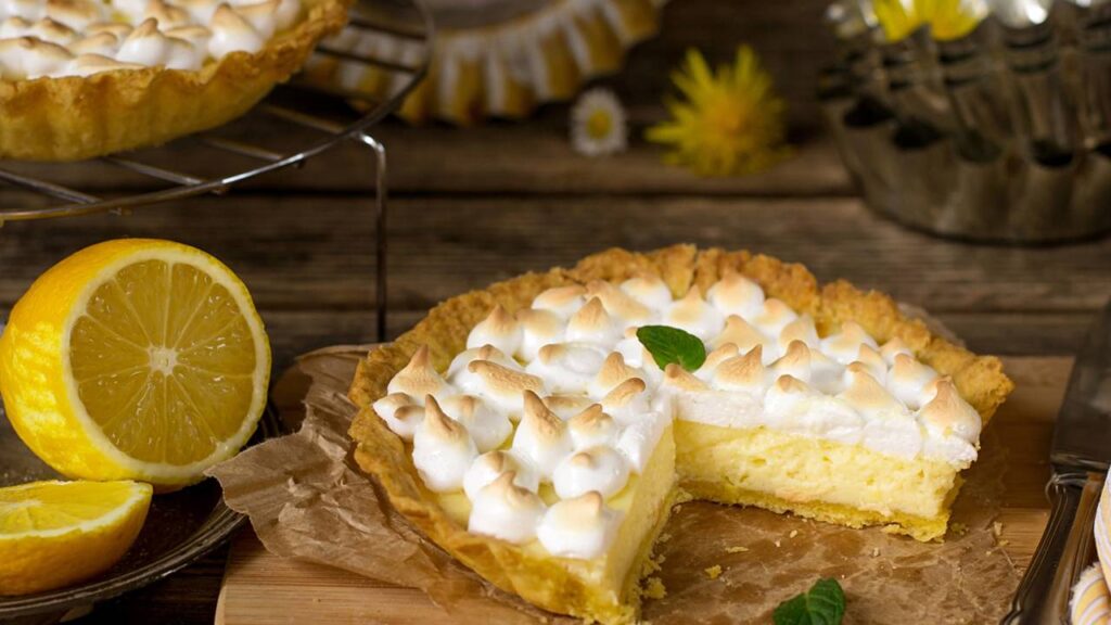 Receita rápida e gostosa de torta de limão para sobremesa de domingo