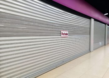 Varejista gigante anuncia fechamento de 180 lojas e choca compradores