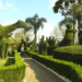 Essa cidade com 3 mil habitantes ganhou fama de “Mais Bela Praça” por um jardineiro de 89 anos que criou esculturas em uma praça inteira