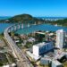A capital brasileira à beira-mar com praias imperdíveis e um centro histórico preservado