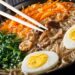 Yakisoba caseiro suculento que fica pronto em só 7 minutos e conquista a família