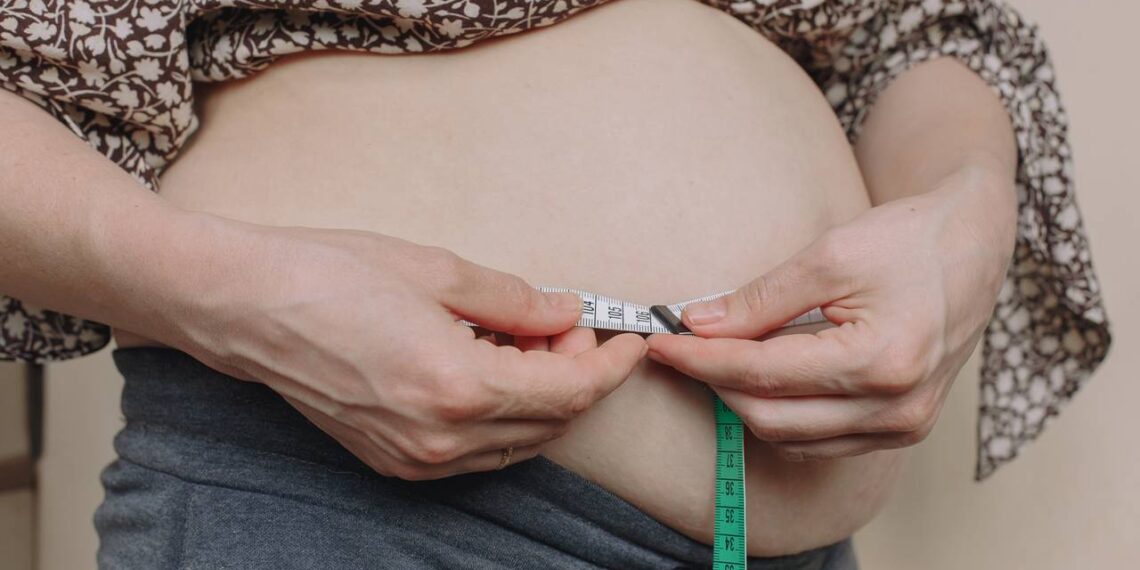 Barriga inchada e cansaço podem ser o fígado pedindo ajuda: veja o que fazer