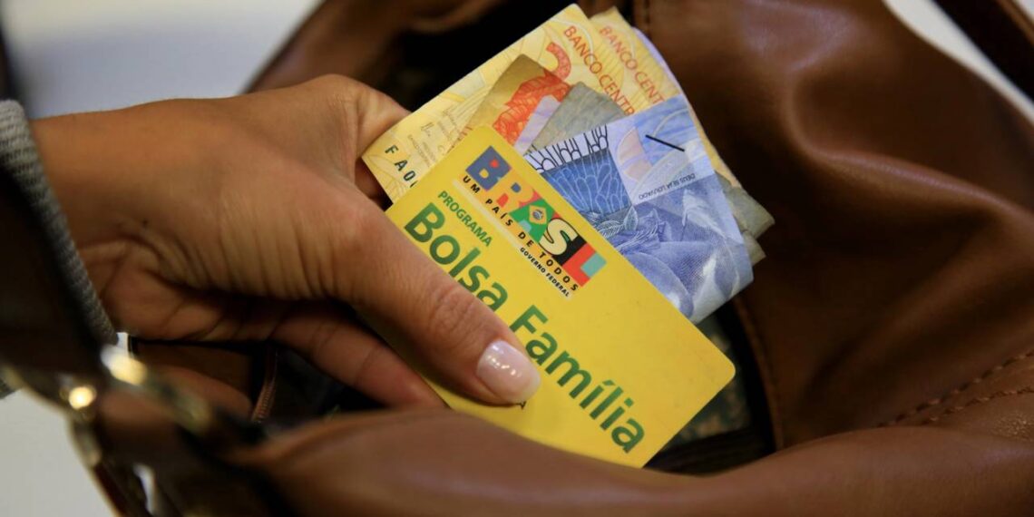 Beneficiários do Bolsa Família com NIS final 1 precisam ver isso