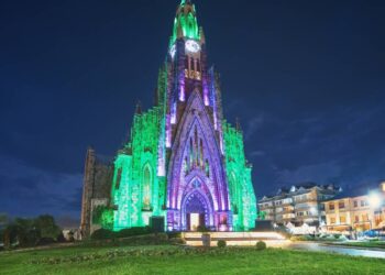 A cidade da Serra Gaúcha que levou 34 anos para esculpir uma catedral em pedra basáltica e atrai 2,5 milhões de turistas por ano