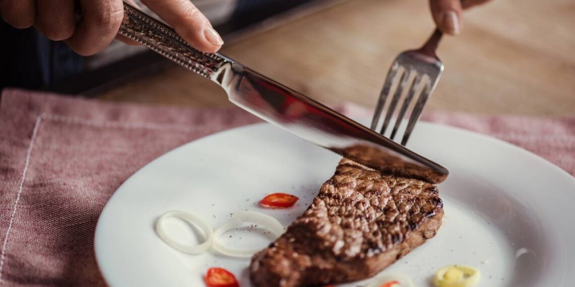 Conheça três receitas baratas e saborosas que substituem a carne cara e ajudam a economizar no dia a dia