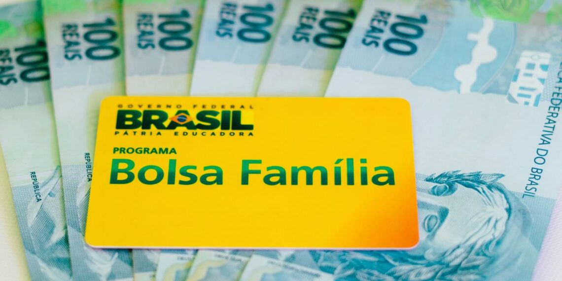 Regras do Bolsa Família definem se beneficiários continuarão recebendo em janeiro de 2026