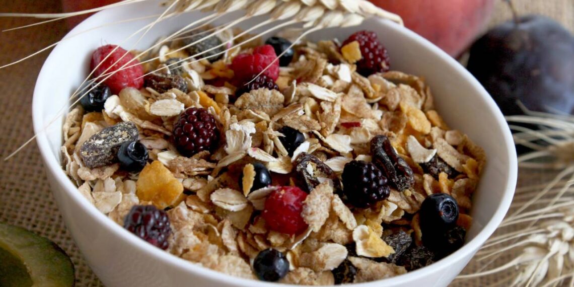 Incluir fibras na alimentação diária melhora digestão e bem-estar, segundo nutricionista