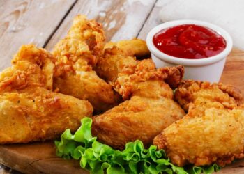 Receita de frango a passarinho crocante que salva qualquer churrasco em 17 minutos