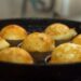 Com 2 ingredientes e uma frigideira, dá pra fazer um lanche quentinho e versátil