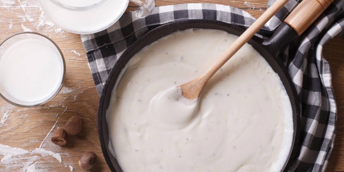 molho branco servido