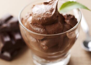 Mousse de chocolate delicioso com apenas dois ingredientes