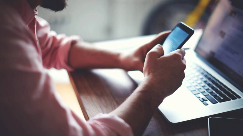 Fábrica de golpes: nenhum lugar na internet é seguro com a IA