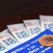 Como organizar o orçamento ganhando até um salário mínimo e evitar contas atrasadas