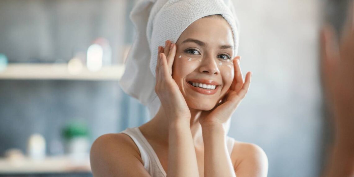 Cuidados simples com a pele que vão te fazer rejuvenescer anos