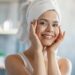 Cuidados simples com a pele que vão te fazer rejuvenescer anos