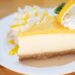 Fatia de torta servida em um prato