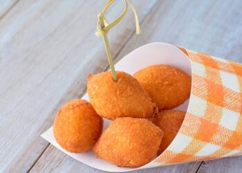 coxinhas de frango fritas