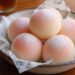 Nem gelatina, nem trigo, o bolinho doce de leite é feito com apenas 3 ingredientes e em poucos minutos, uma receita prática e divertida