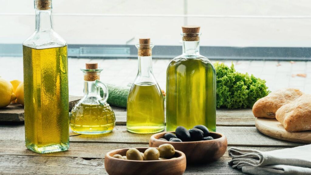 O uso do azeite de oliva no fim do preparo melhora cremosidade e destaca temperos sem mascarar ingredientes
