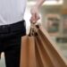 Três signos recorrem ao consumo impulsivo quando estão emocionalmente abalados, afetando o equilíbrio financeiro